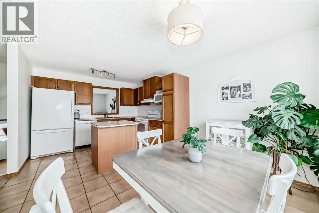 Single Family House 4 Level for Sale in  Rocky Ridge Court NW Rocky Ridge Calgary 