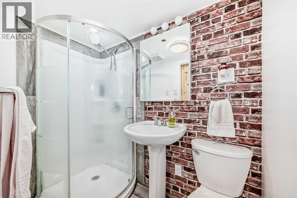 Single Family House 4 Level for Sale in  Rocky Ridge Court NW Rocky Ridge Calgary 