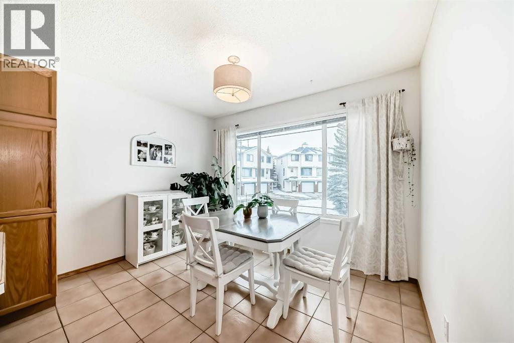 Single Family House 4 Level for Sale in  Rocky Ridge Court NW Rocky Ridge Calgary 