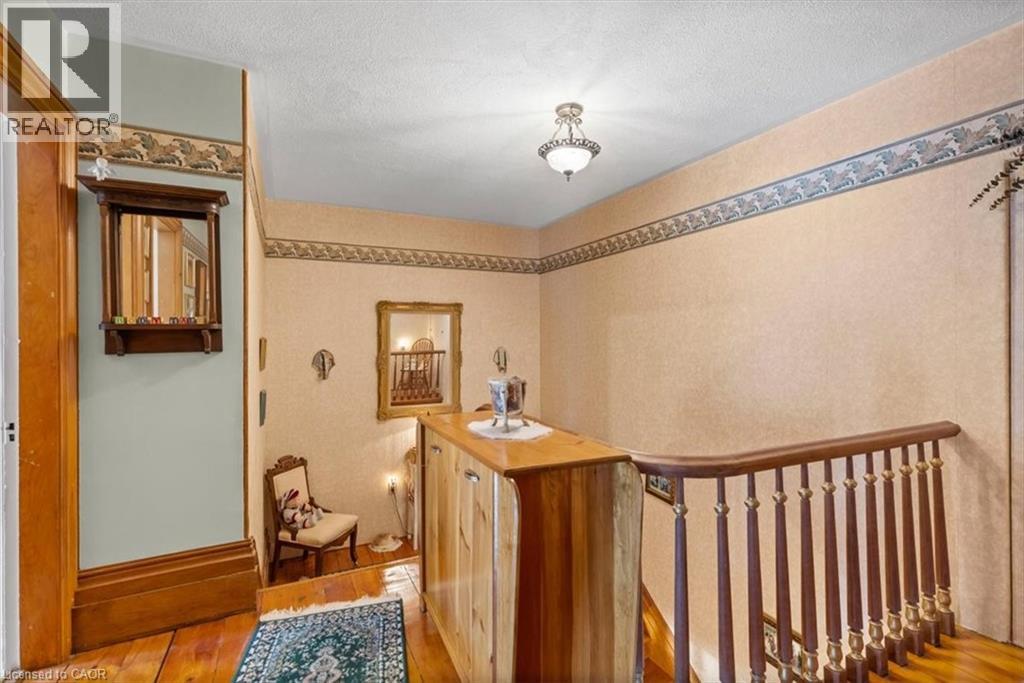163 JOHN Street S - 20