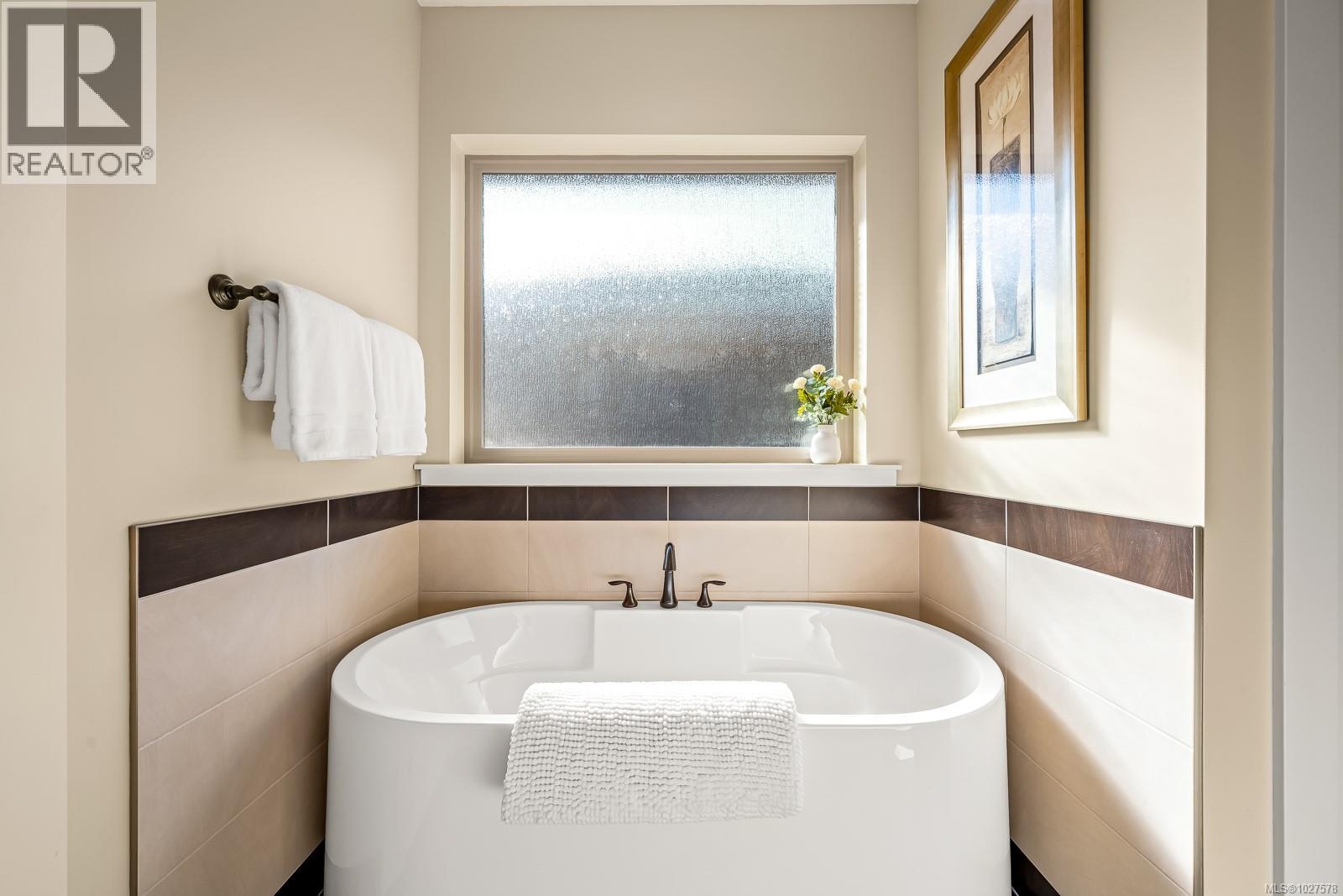 942 Timberline Dr, Campbell River