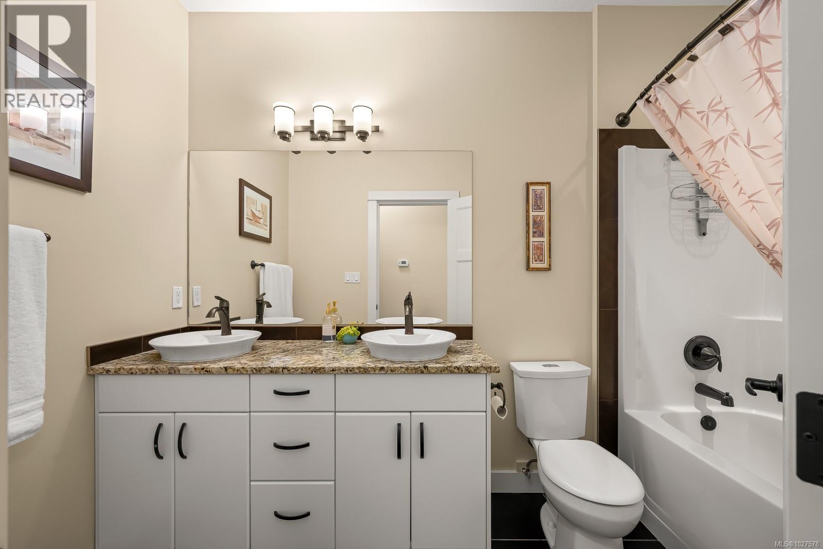 942 Timberline Dr, Campbell River