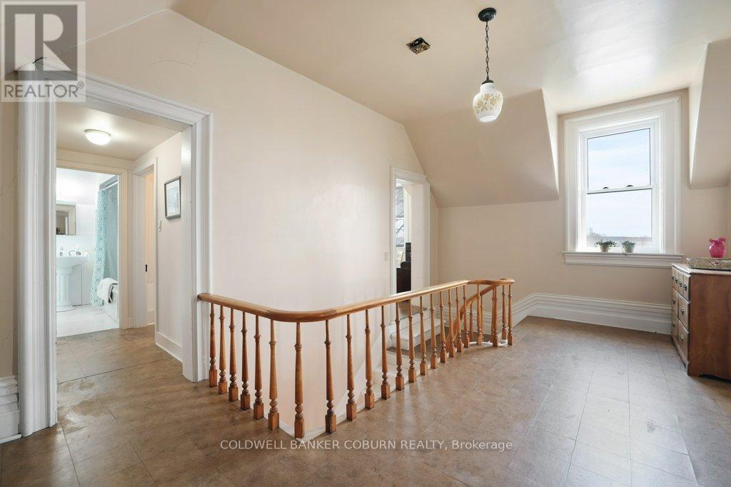 81 LAKESHORE DRIVE - Image 34