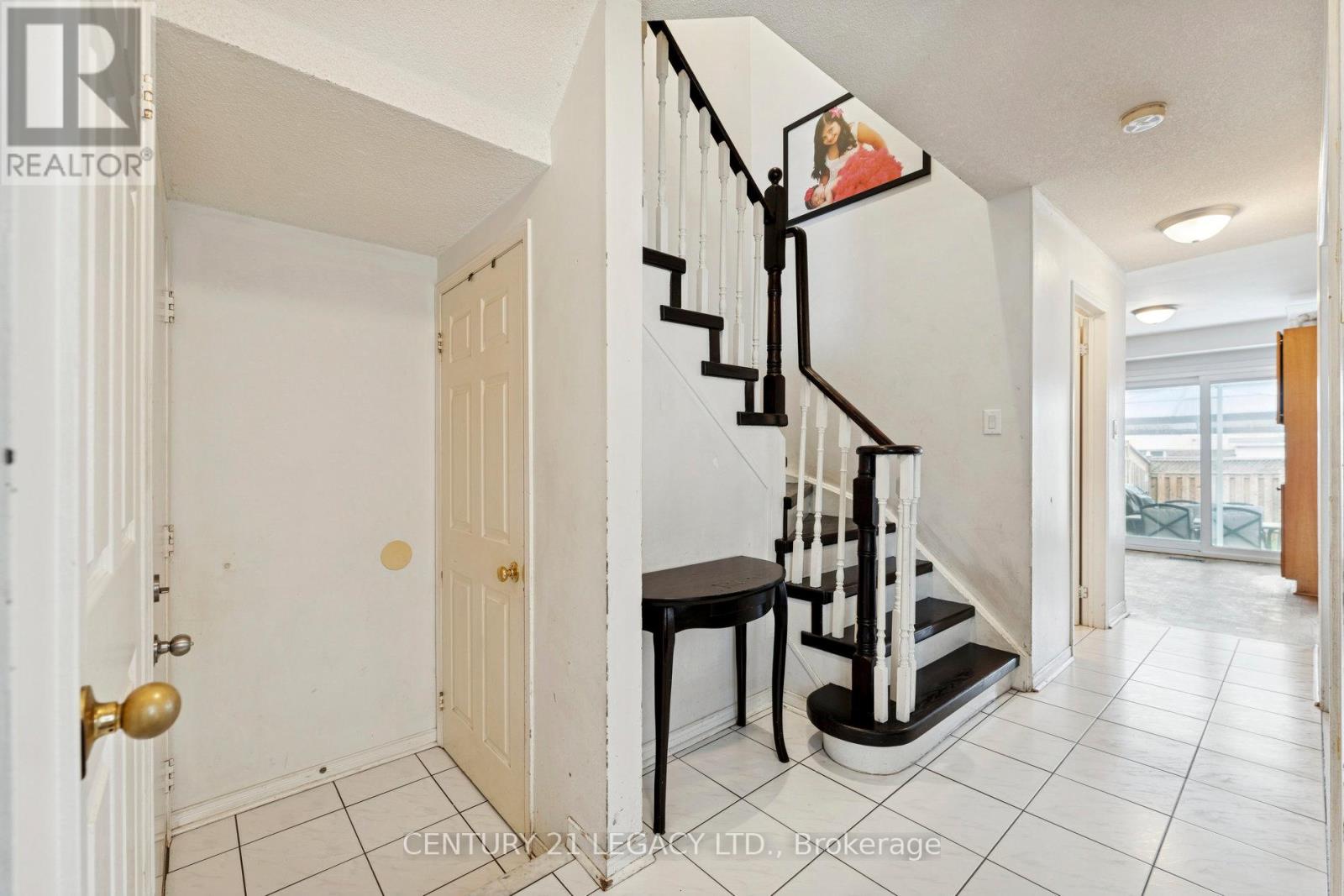 71 TOWNLEY CRESCENT - 4