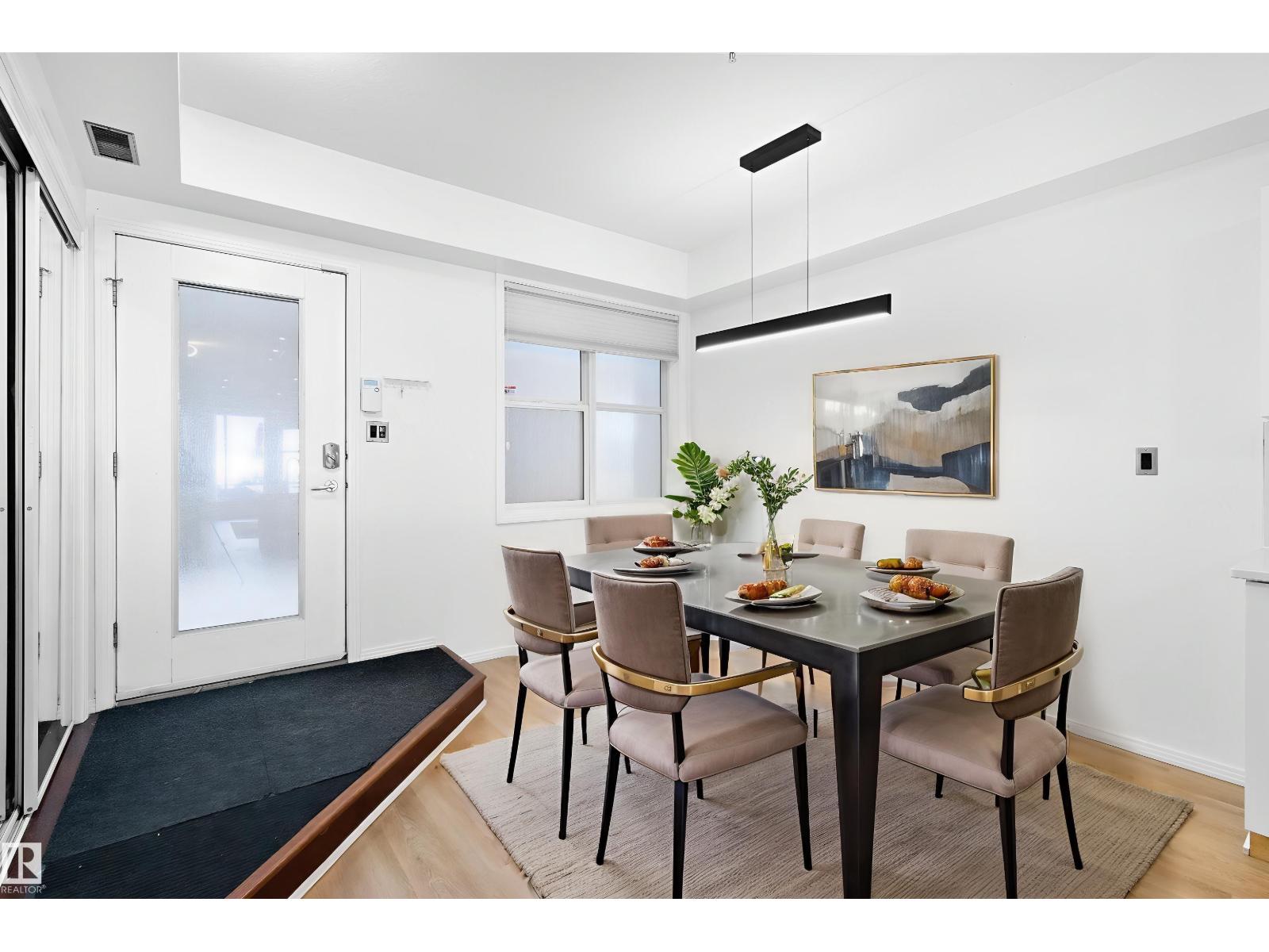 #110 9804 101 ST NW - 4