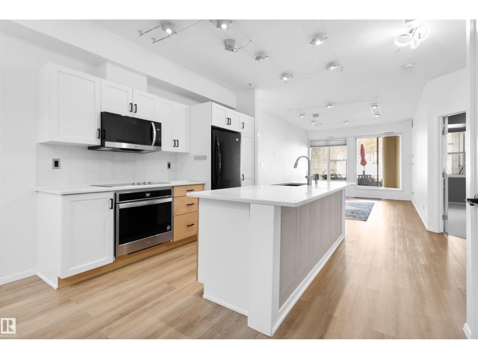 #110 9804 101 ST NW - 1