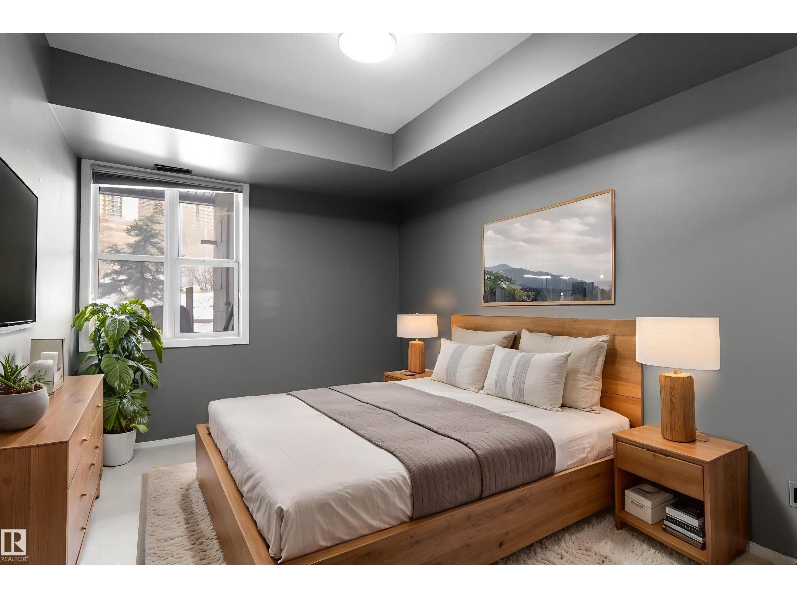 #110 9804 101 ST NW - 15