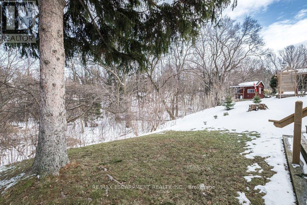 Single Family House for Sale in  CHATEAU COURT Hamilton (Mountview) 