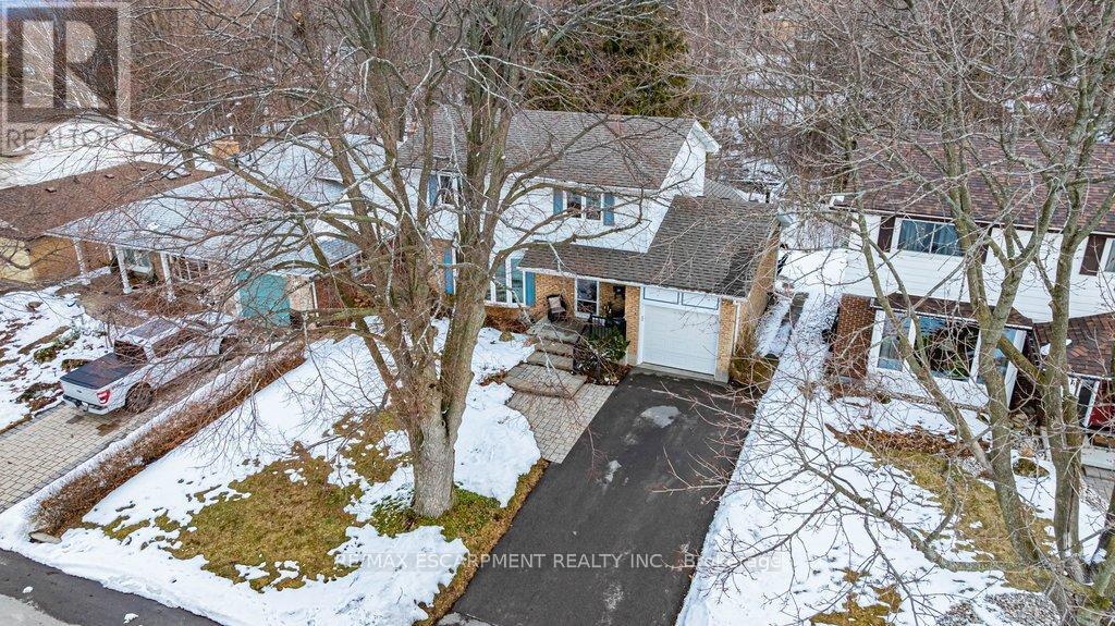 Single Family House for Sale in  CHATEAU COURT Hamilton (Mountview) 