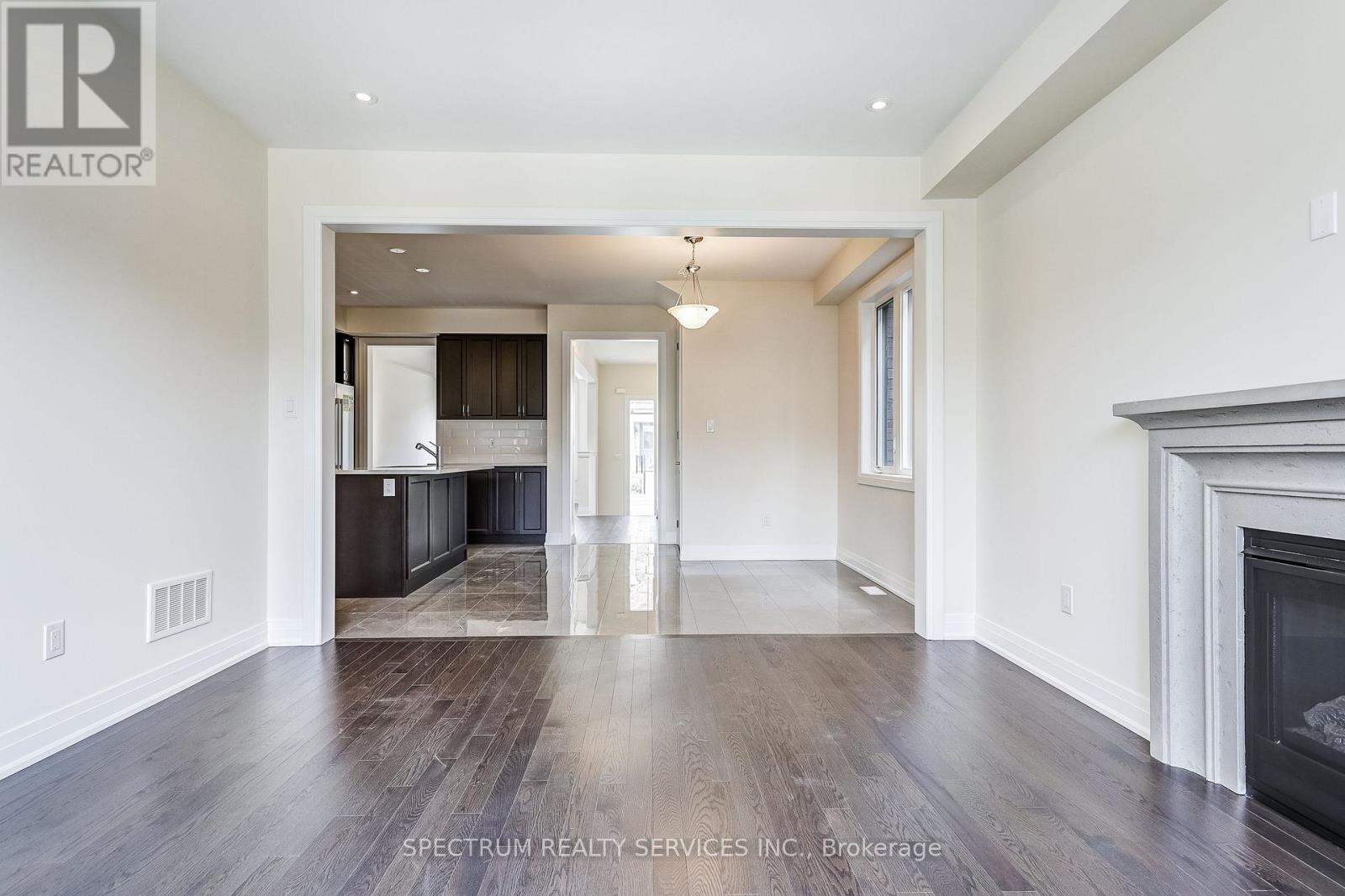 7 JOHN ROLPH STREET - 24