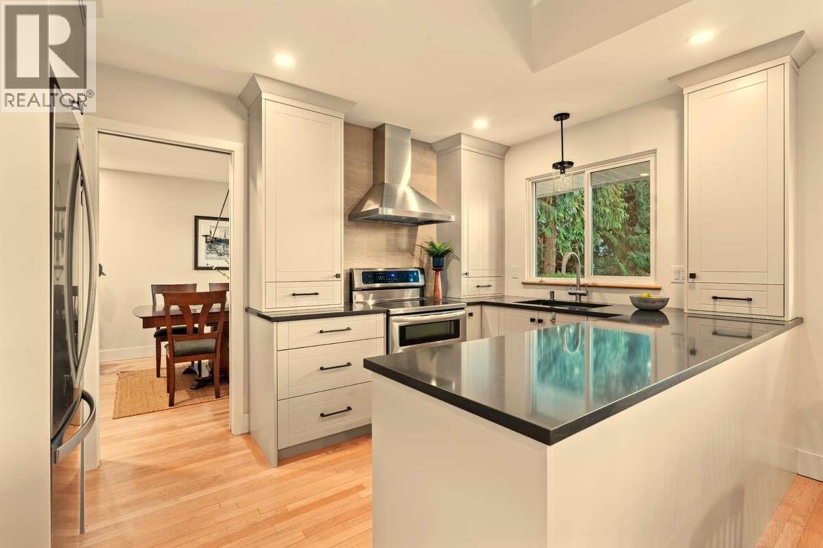 2685 BYRON ROAD, North Vancouver