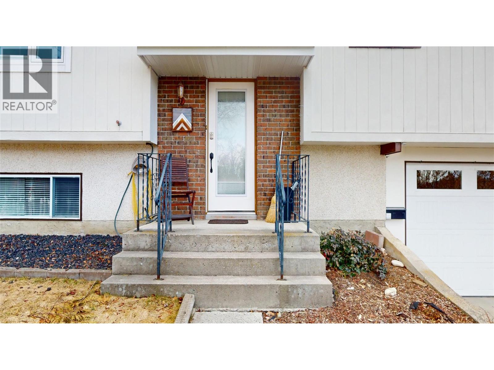 2601 3A Street S, Cranbrook