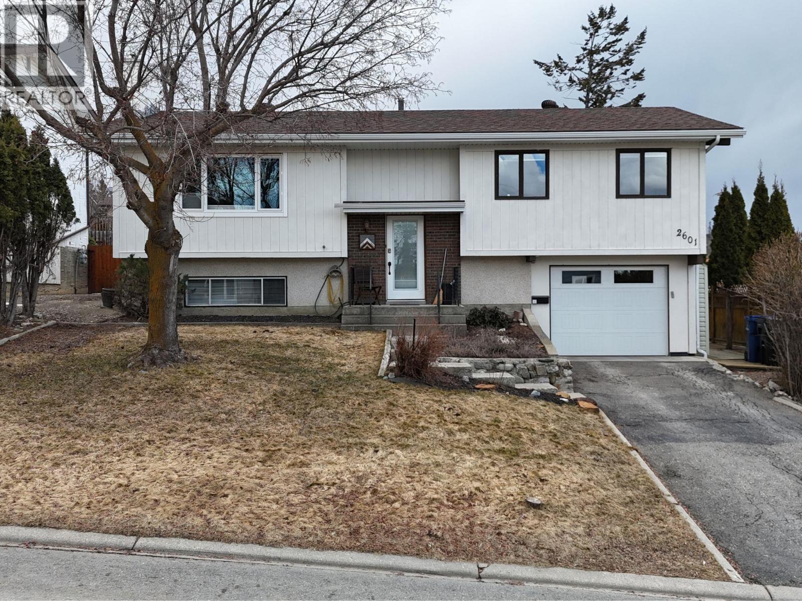 2601 3A Street S, Cranbrook