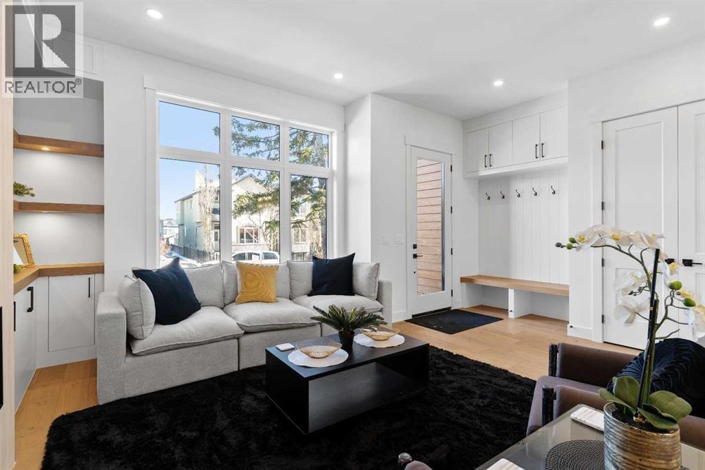 Single Family House for Sale in   Street SW Killarney/Glengarry Calgary 