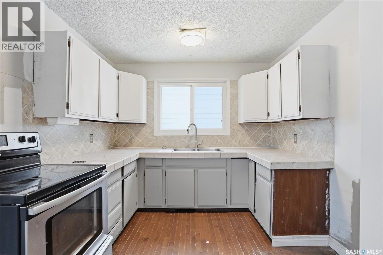 Single Family House for Sale in  Parkdale ROAD Saskatoon 