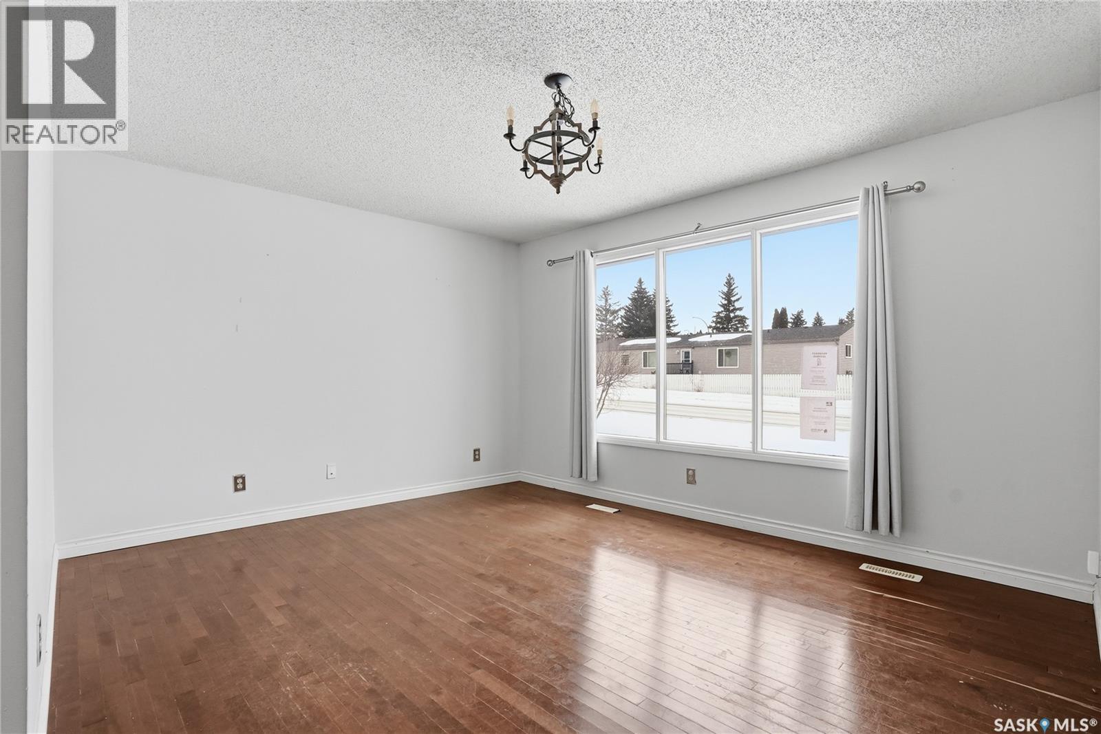 Single Family House for Sale in  Parkdale ROAD Saskatoon 