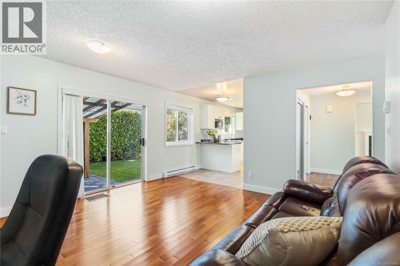 4120 AMBASSY PL - 11