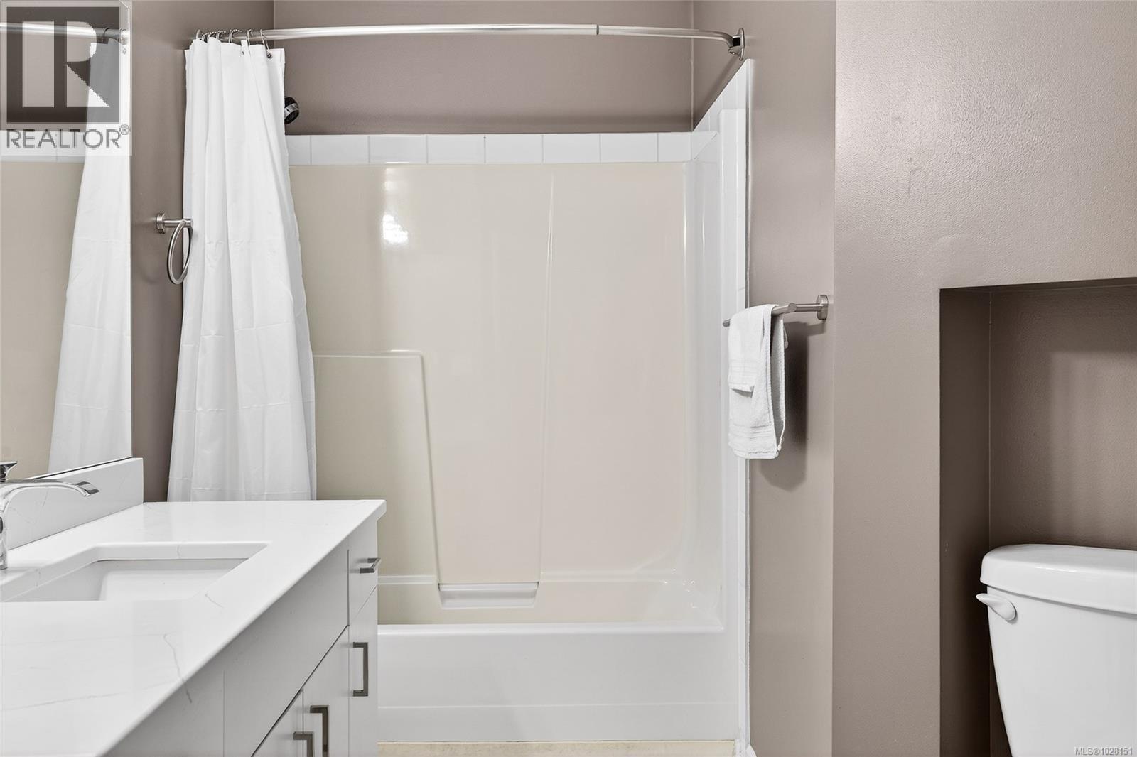 8 130 Corbett Road, Salt Spring