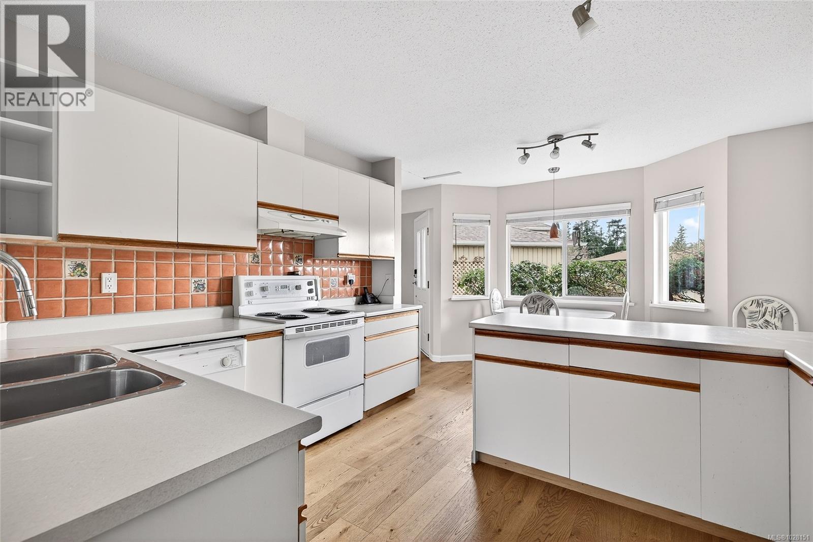 8 130 Corbett Road, Salt Spring