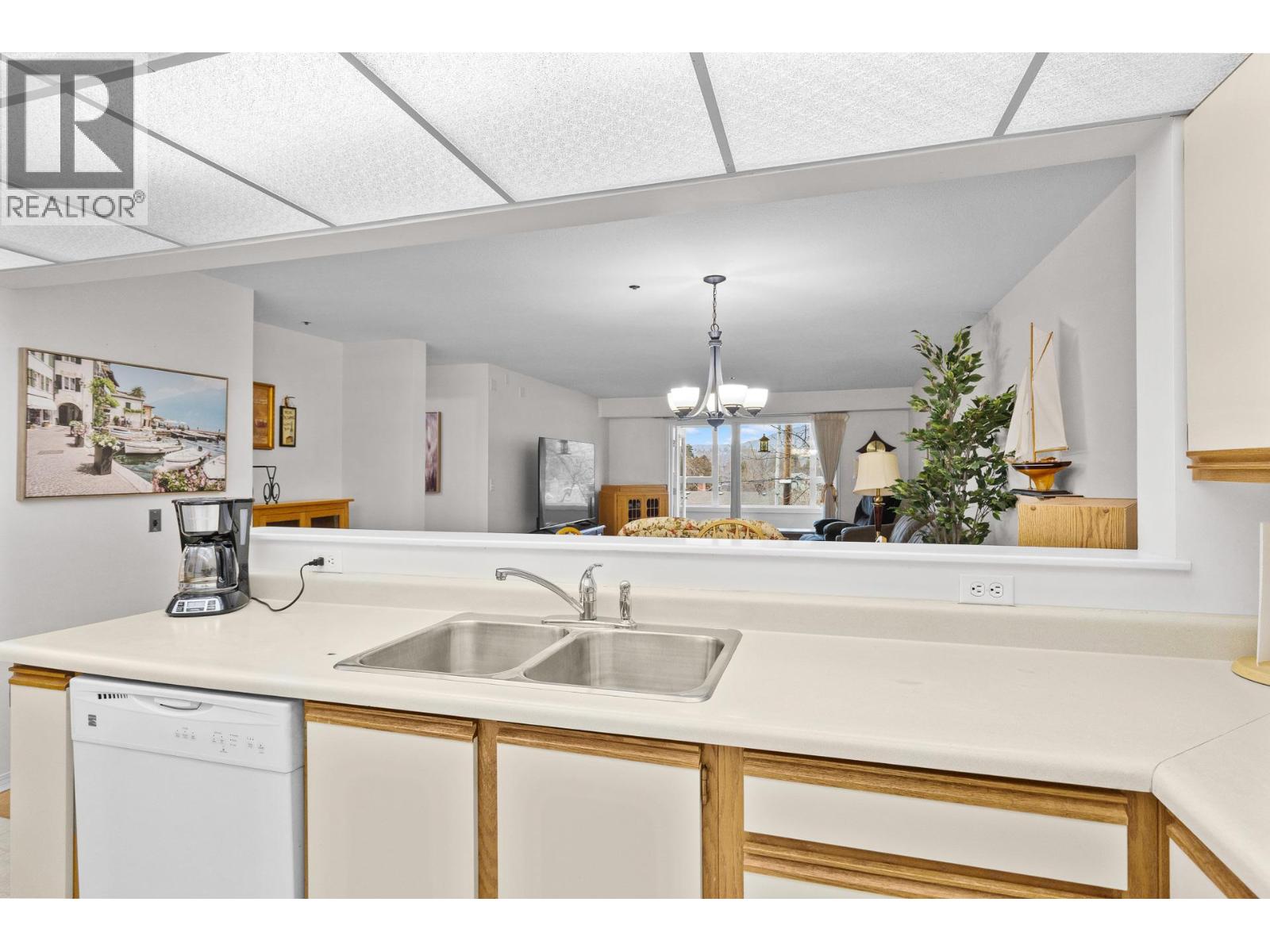 #214 1045 Sutherland Avenue - 10