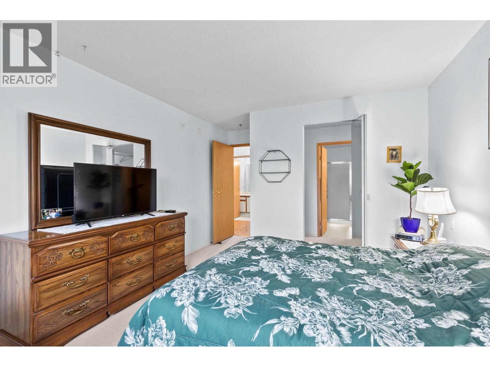 #214 1045 Sutherland Avenue - 25