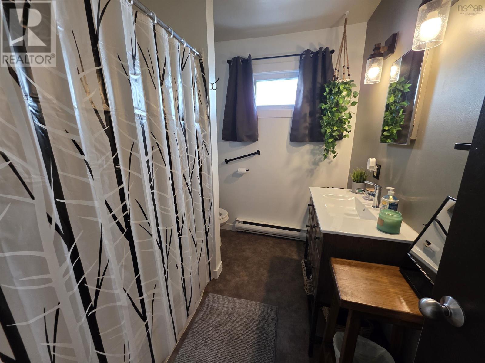 Property 18 of 19 of 123 MOUNT EDWARD Road