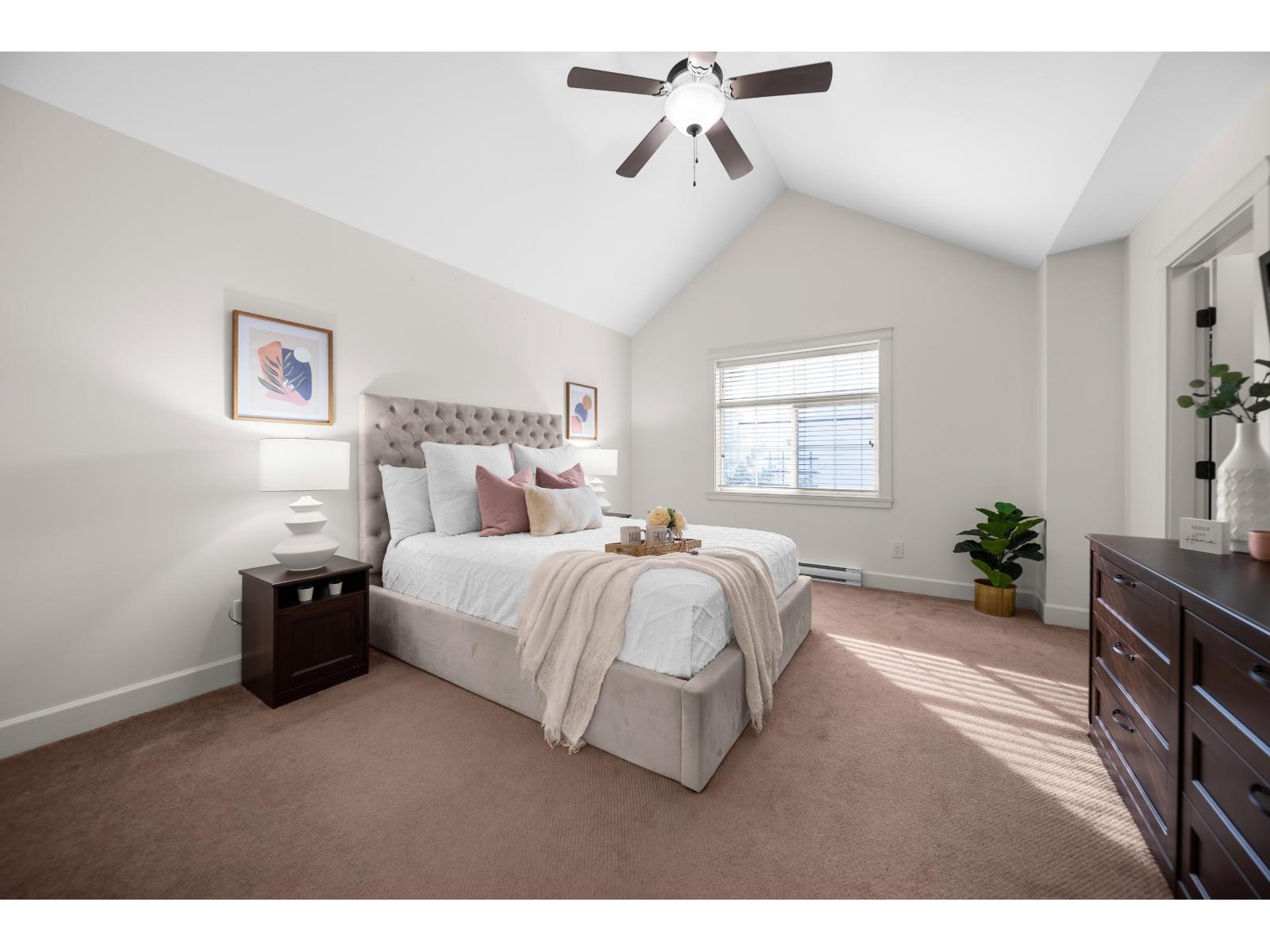 4 45290 SOOWAHLIE CRESCENT, Garrison Crossing, Chilliwack