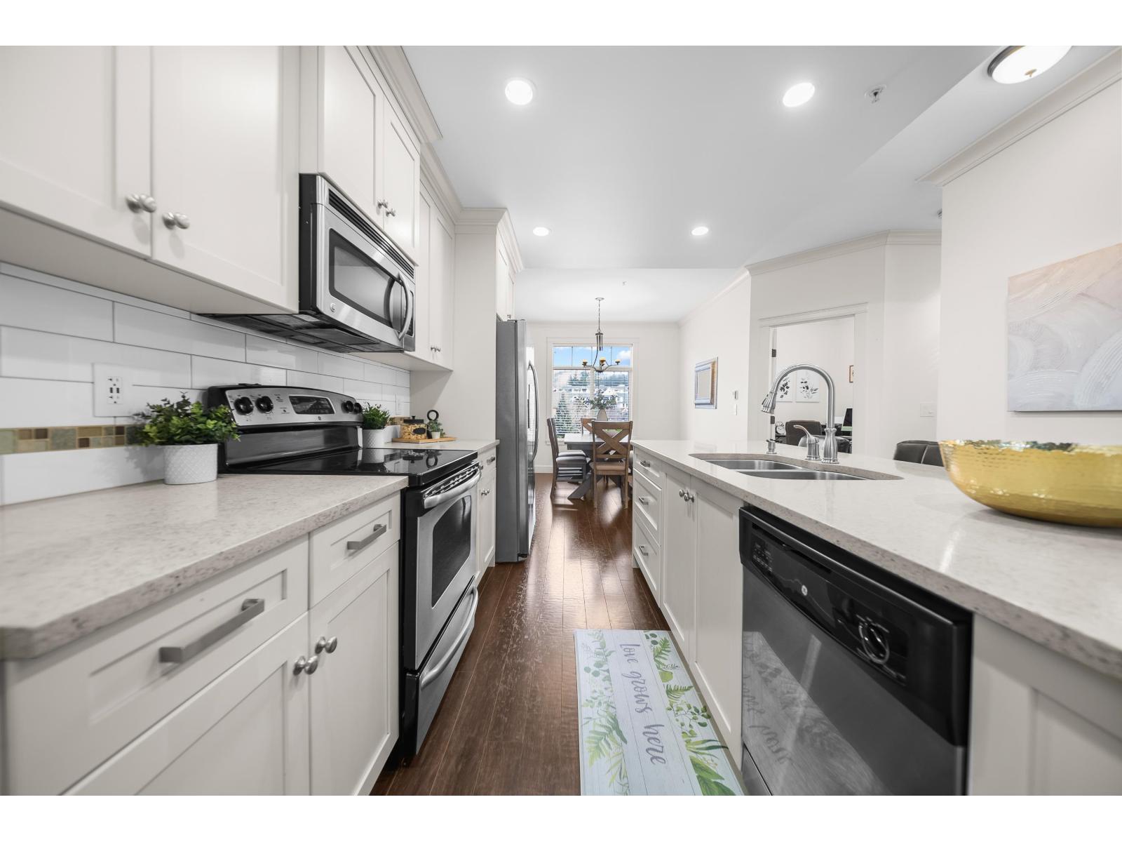 4 45290 SOOWAHLIE CRESCENT, Garrison Crossing, Chilliwack