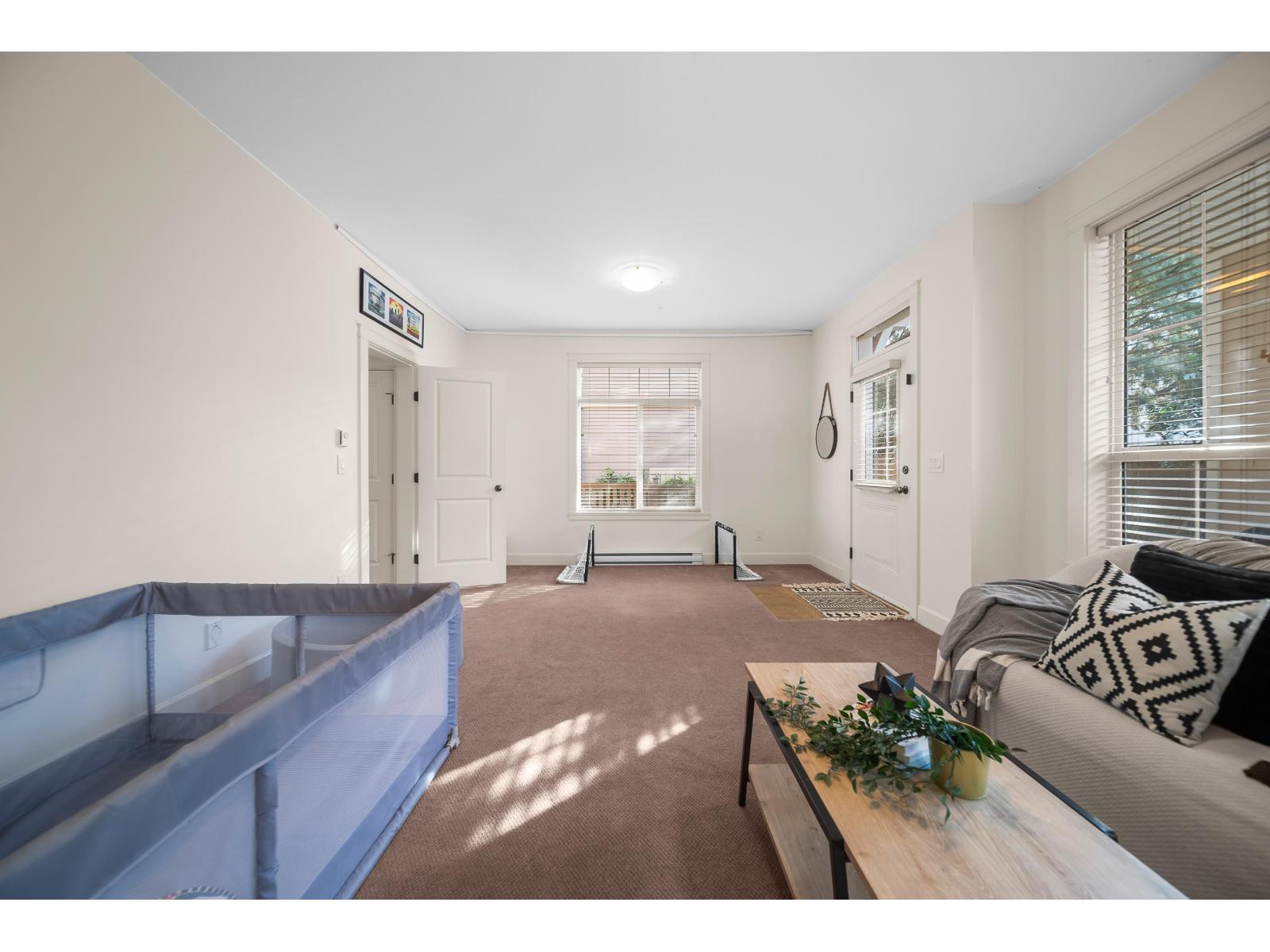 4 45290 SOOWAHLIE CRESCENT, Garrison Crossing, Chilliwack