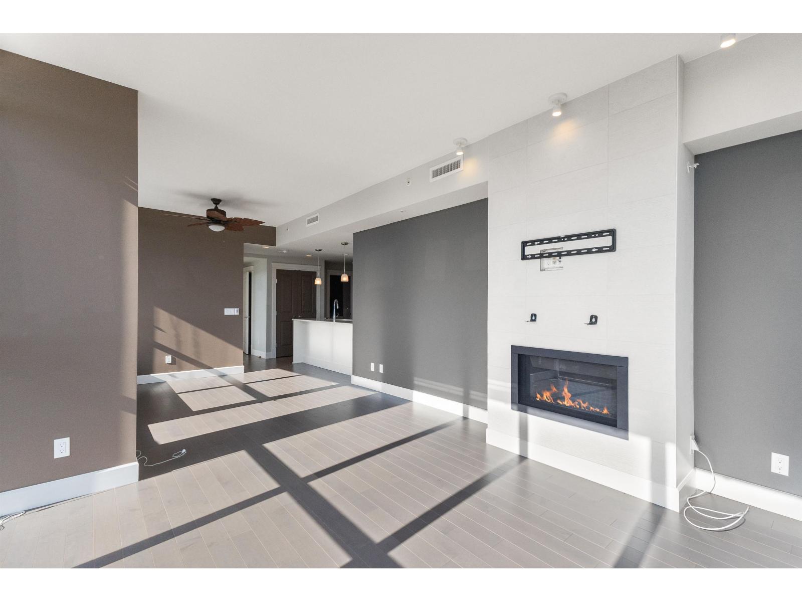 2206 2180 GLADWIN Road - photo 2