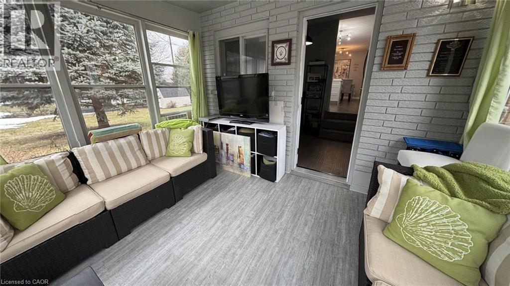 306 ADAMS Avenue - 11