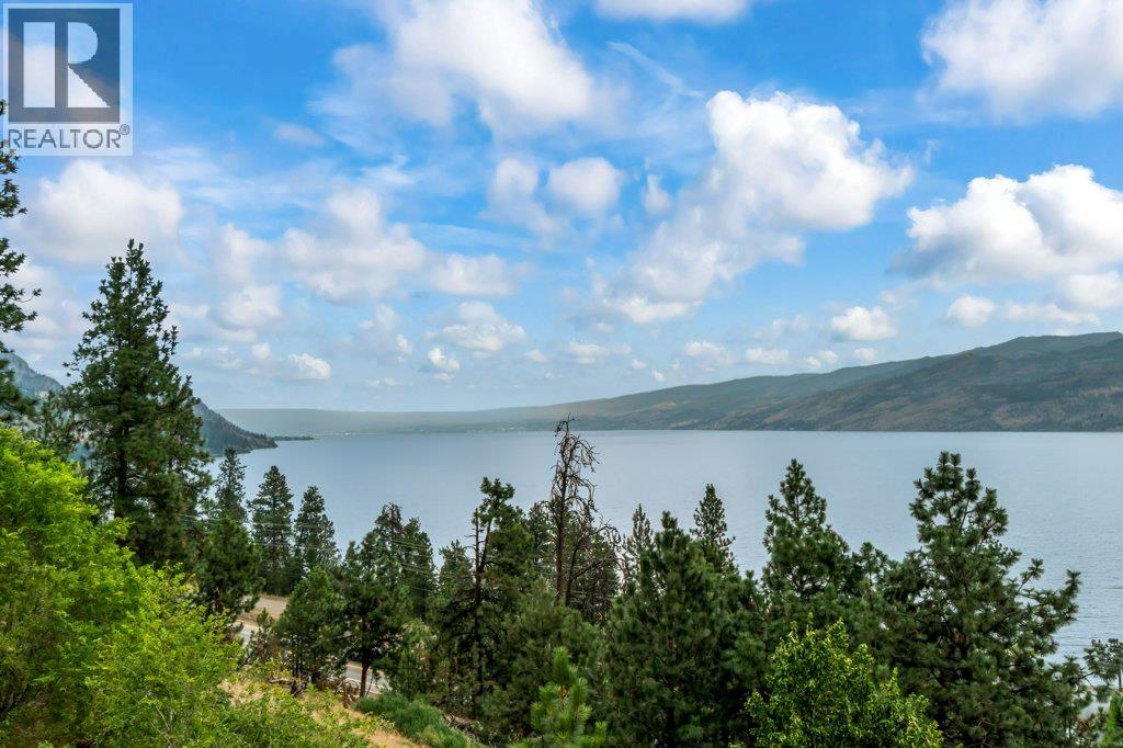 3949 Desert Pines Avenue, Peachland