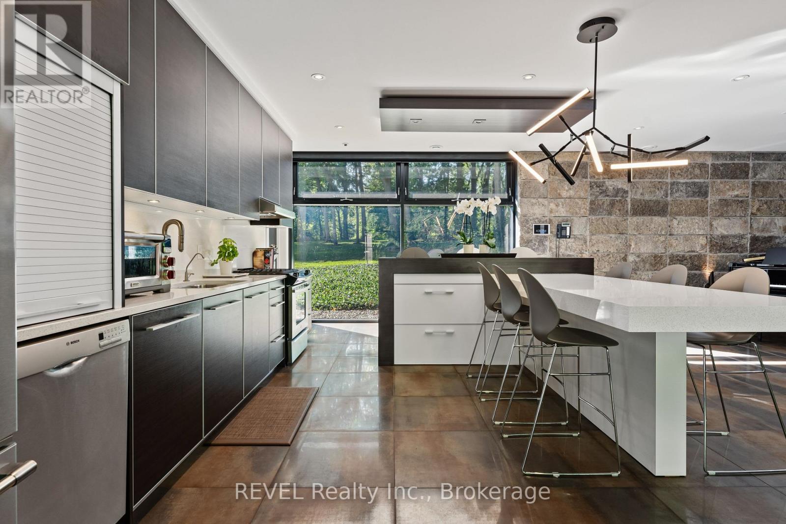 250 CANBORO ROAD - 35