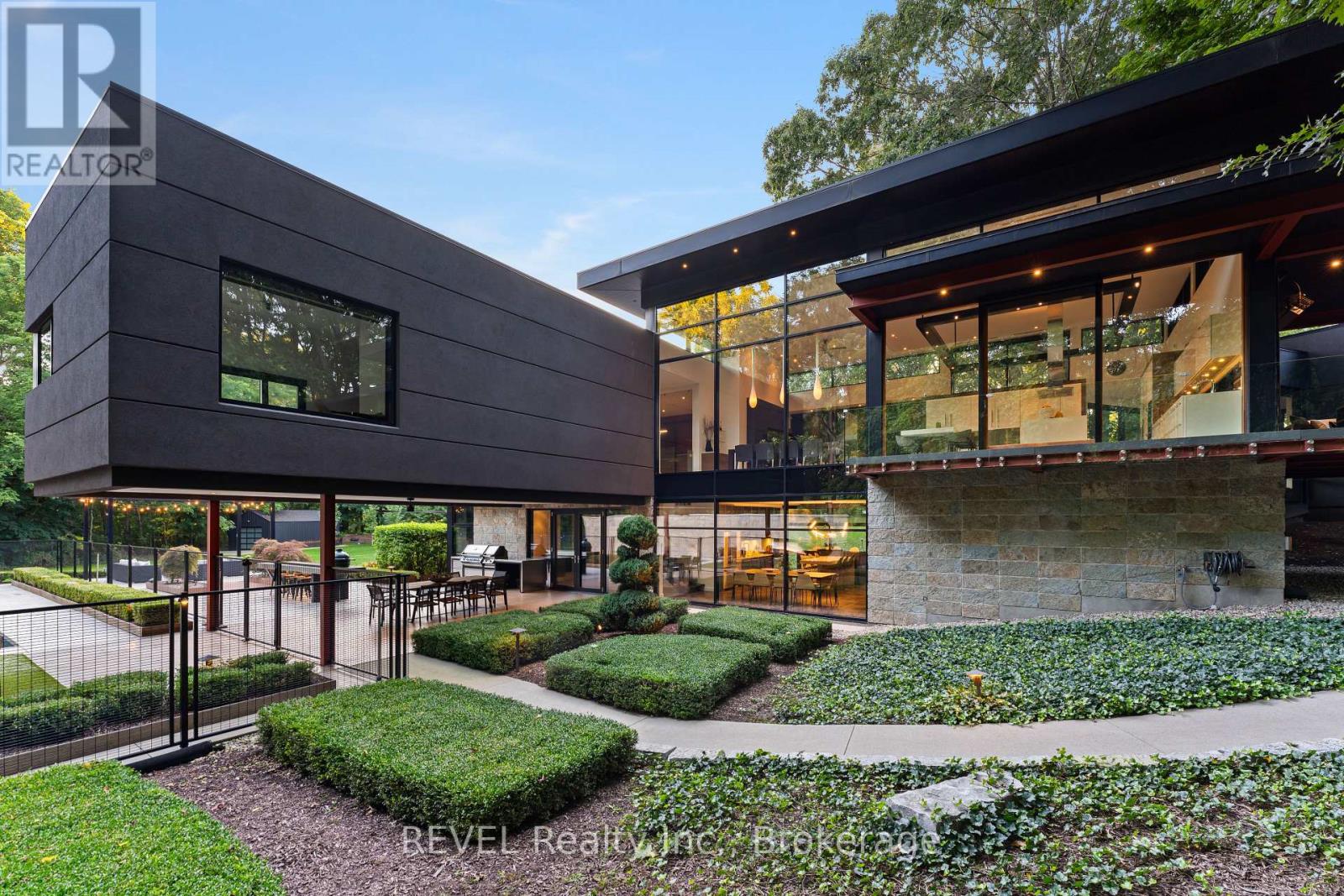 250 CANBORO ROAD - 6