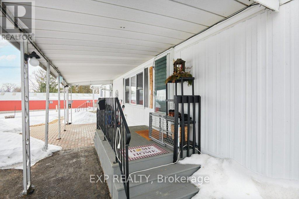 #7 1871 OXFORD AVENUE - 4