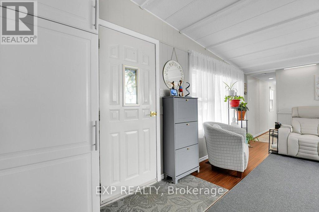 #7 1871 OXFORD AVENUE - 8