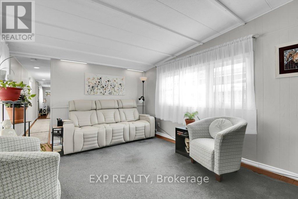 #7 1871 OXFORD AVENUE - 9