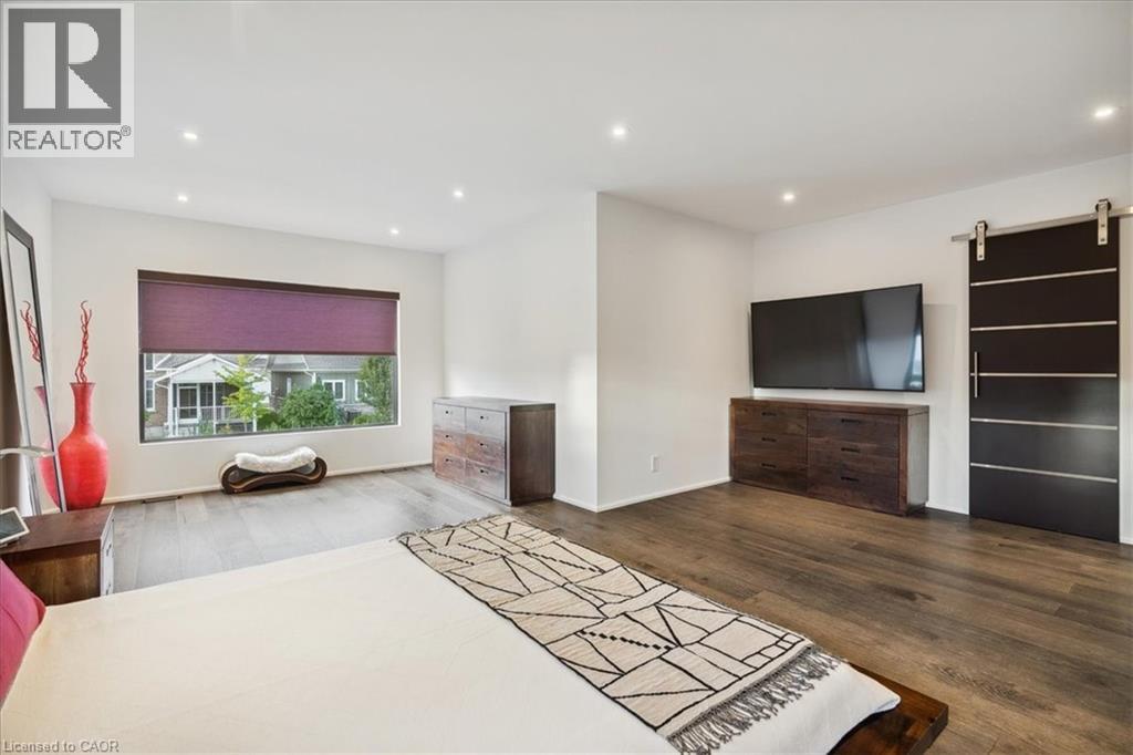 137 NEW LAKESHORE Road - 3