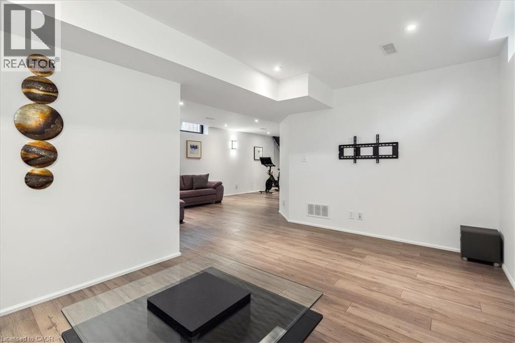 137 NEW LAKESHORE Road - 37