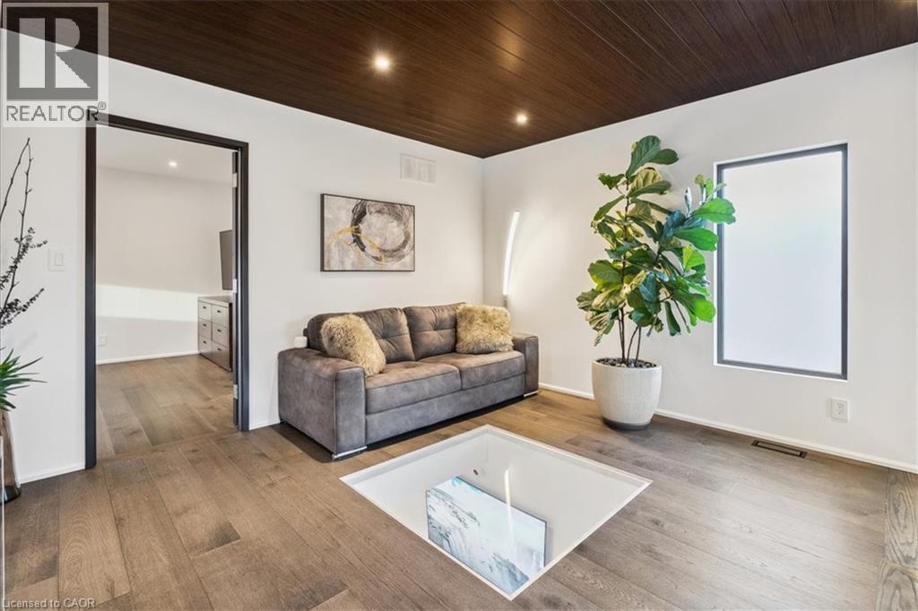 137 NEW LAKESHORE Road - 26