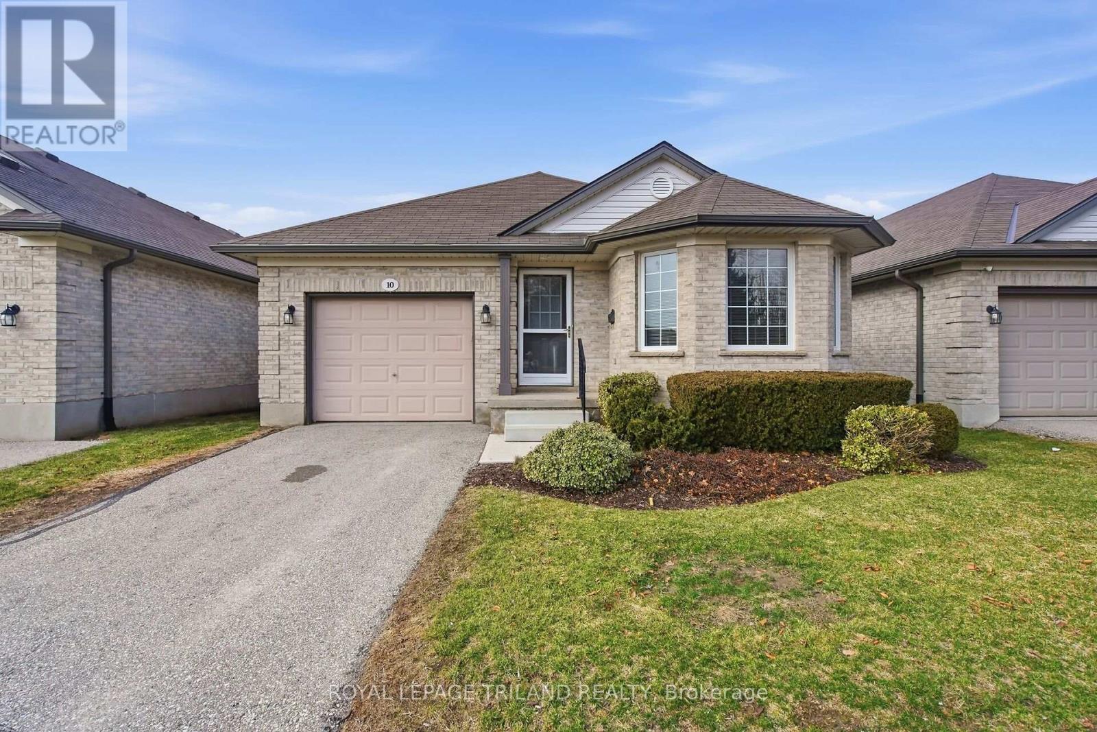 #10 20 WINDEMERE PLACE - 1