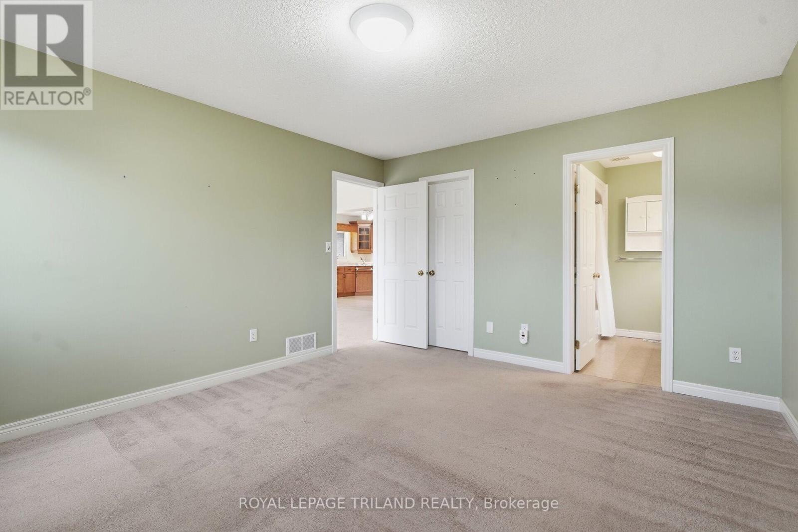 #10 20 WINDEMERE PLACE - 15