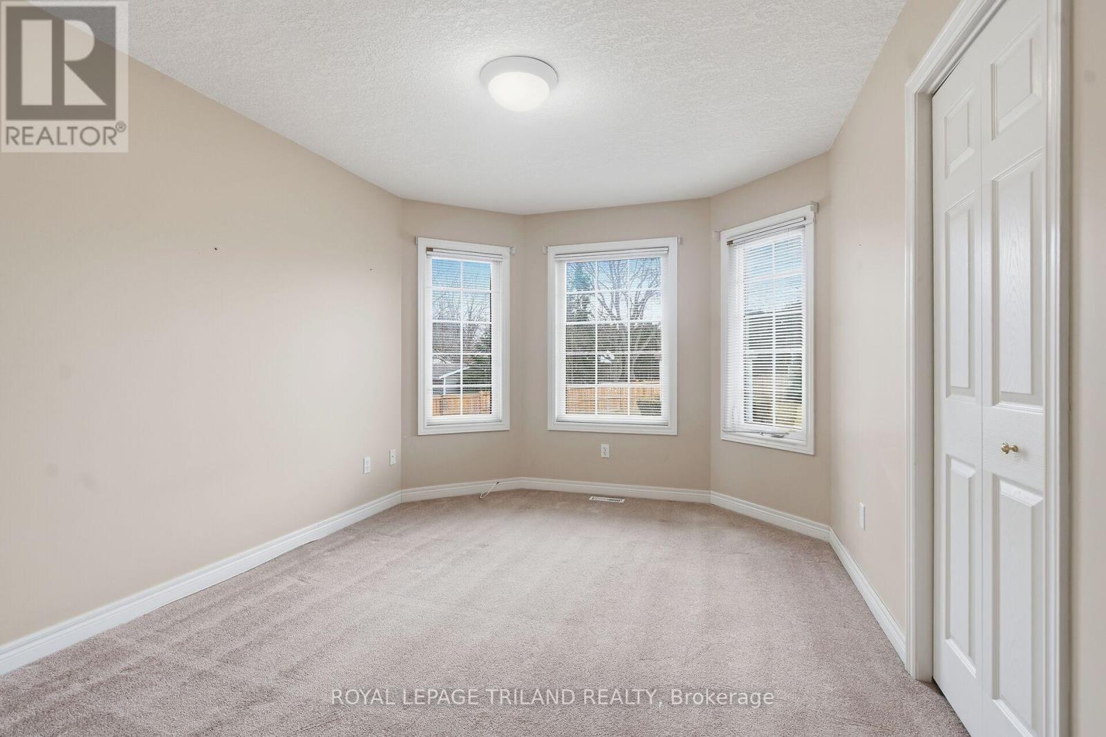#10 20 WINDEMERE PLACE - 18