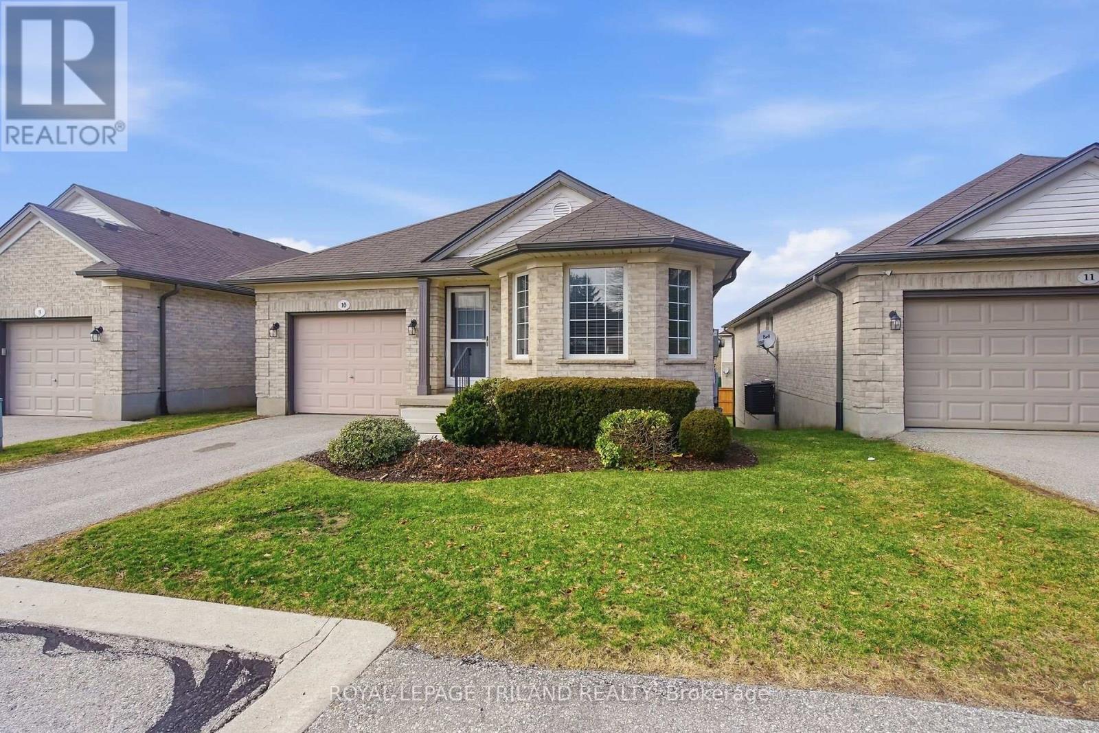 #10 20 WINDEMERE PLACE - 2
