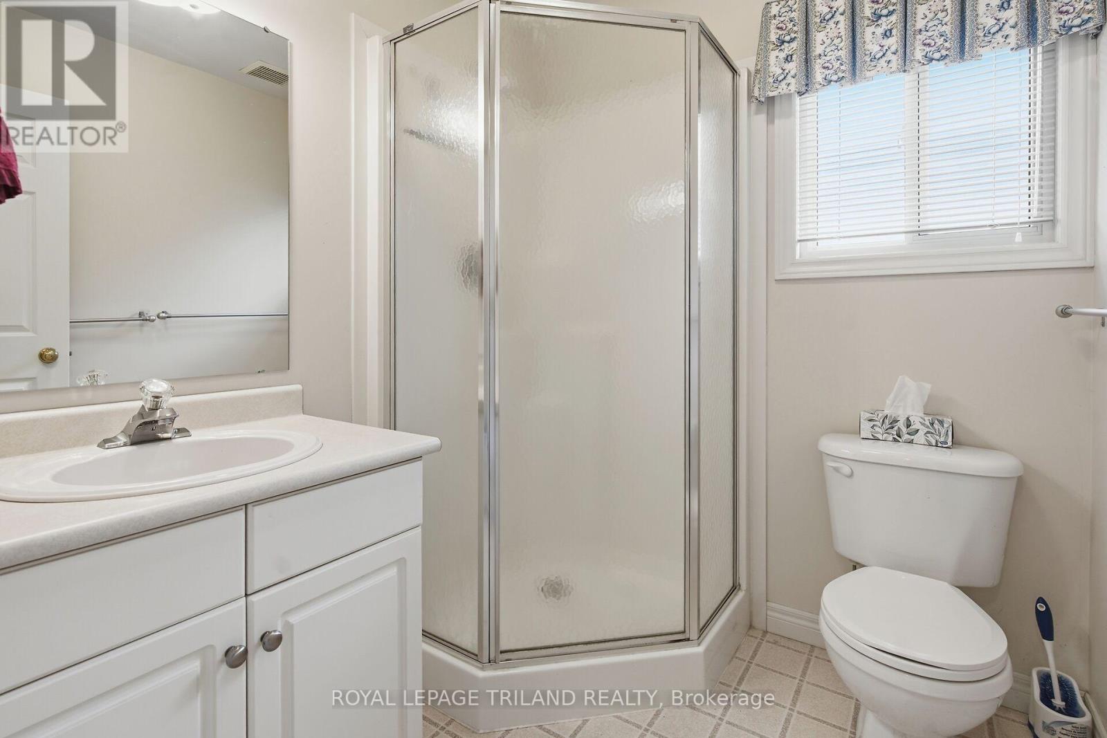#10 20 WINDEMERE PLACE - 20