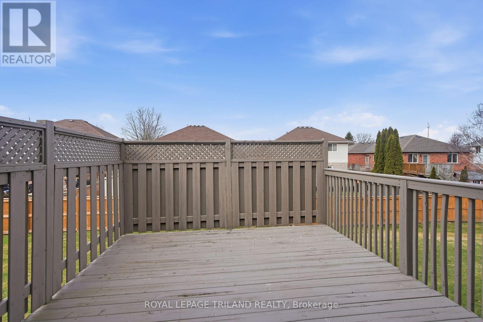 #10 20 WINDEMERE PLACE - 22