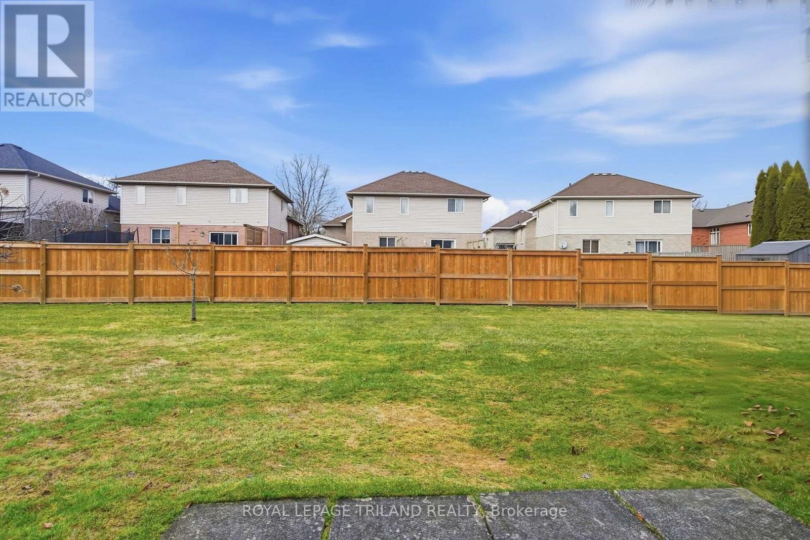 #10 20 WINDEMERE PLACE - 31