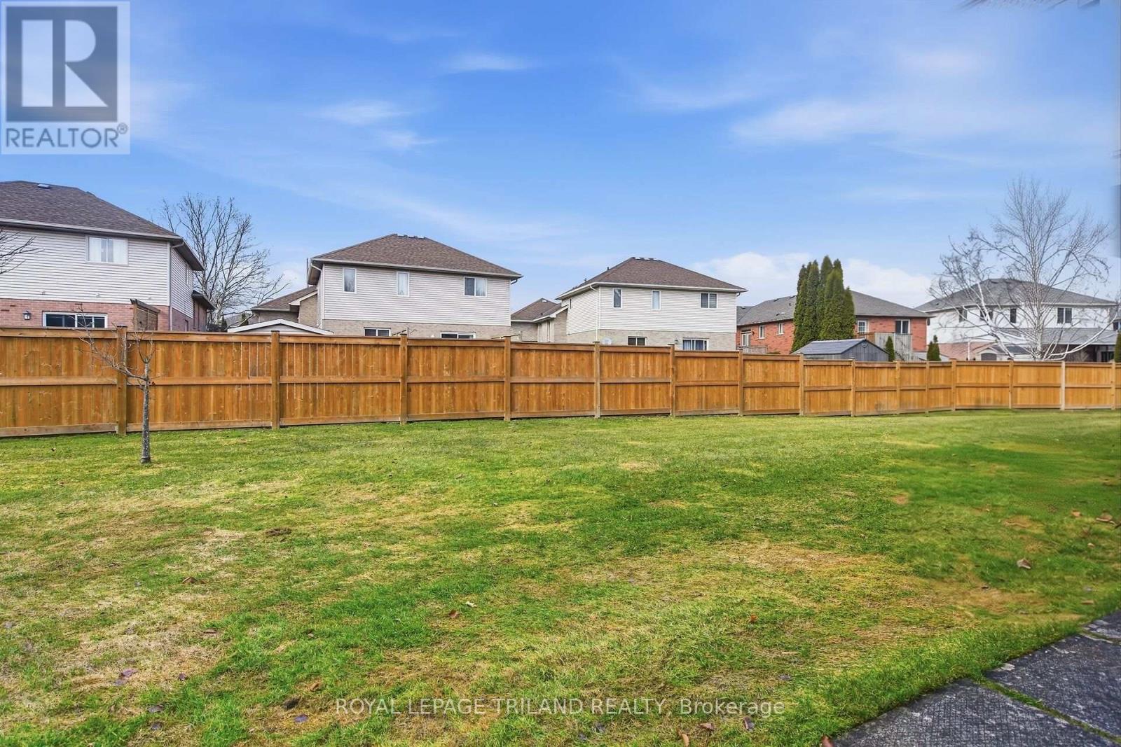 #10 20 WINDEMERE PLACE - 32