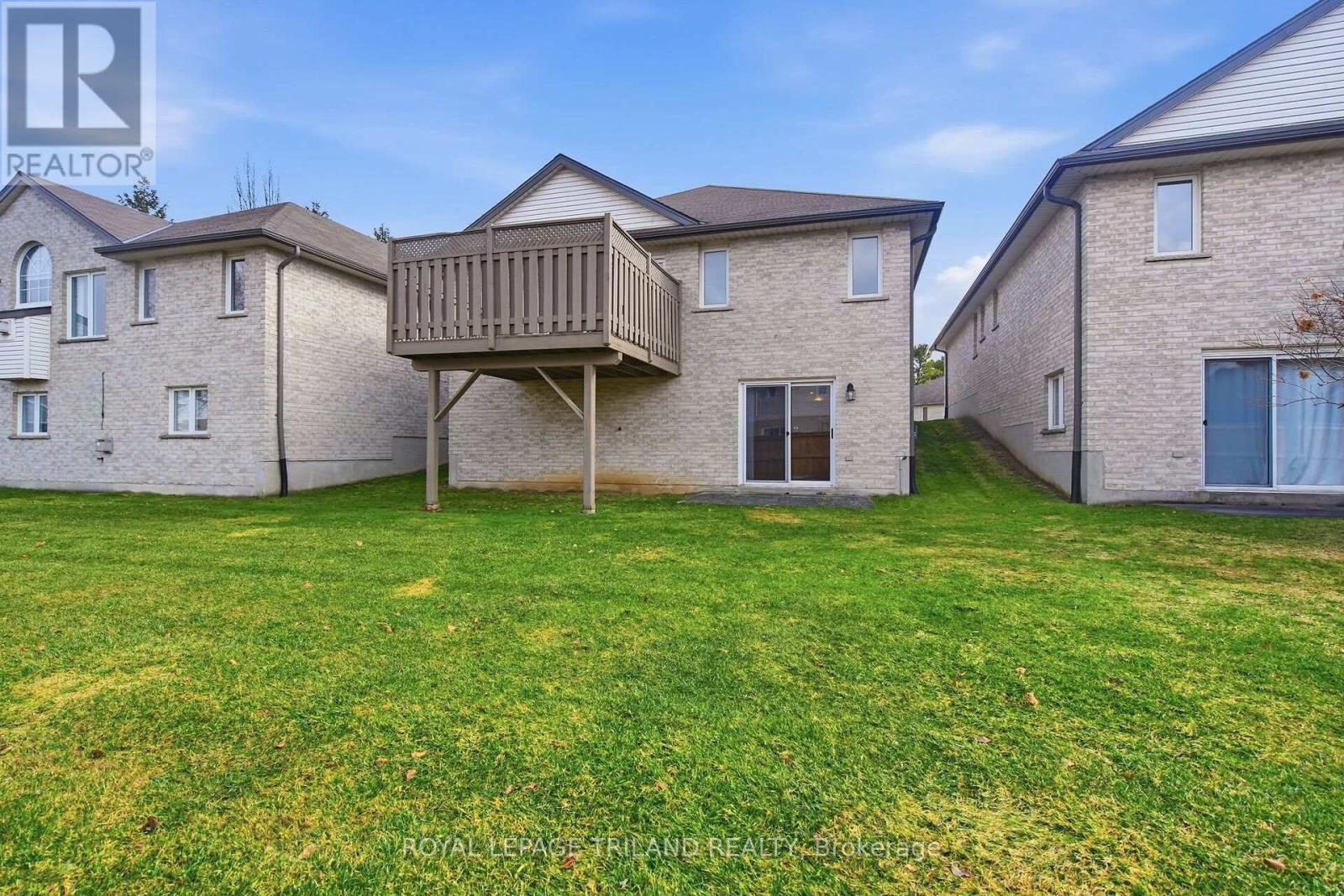 #10 20 WINDEMERE PLACE - 33