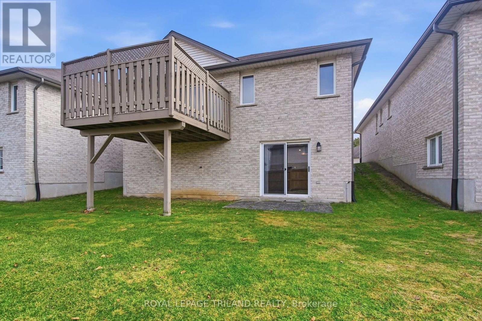 #10 20 WINDEMERE PLACE - 34